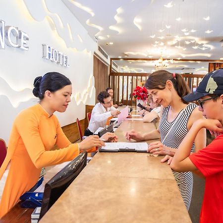 Romance Hotel Хюэ Экстерьер фото