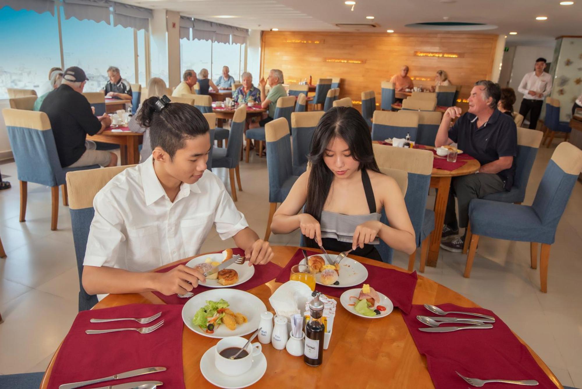 Romance Hotel Хюэ Экстерьер фото